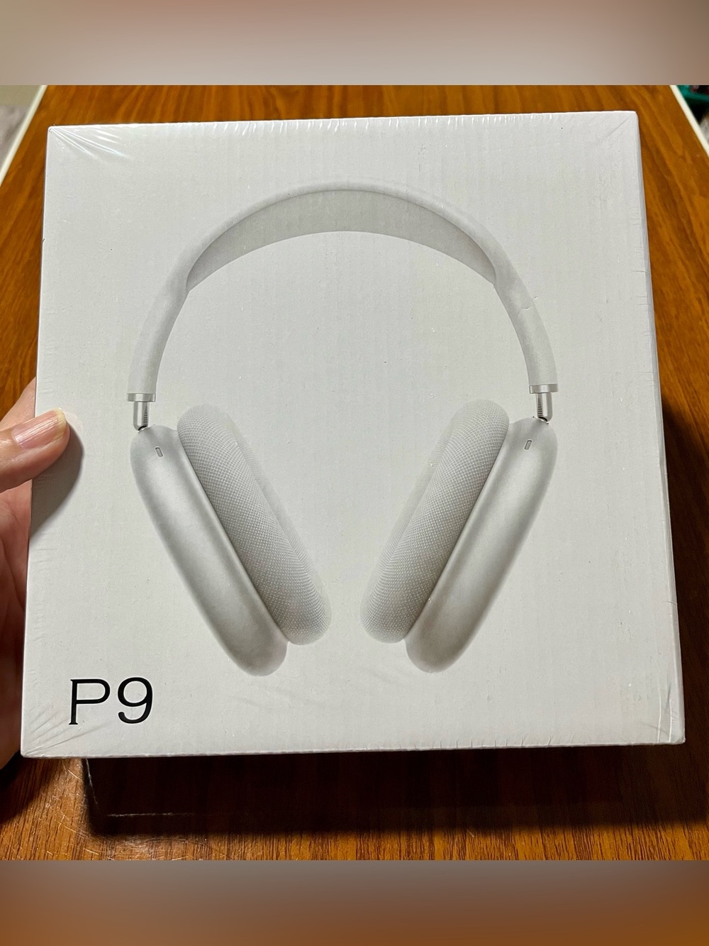 Red P9 WIRELESS BLUETOOTH OVER EAR HEADPHONES WITH MICROPHONE